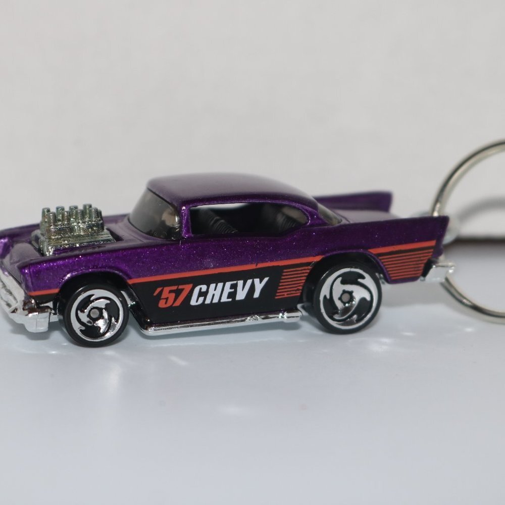 Hot Wheels '57 Chevy CUSTOM keychain